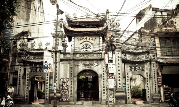 Góc khuất lịch sử và chuyện hai pho tượng trong chùa Cầu Đông