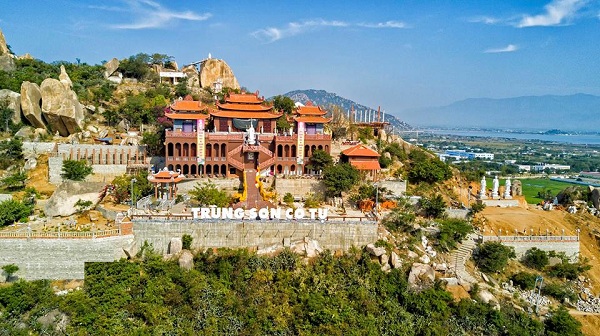 Đến thăm 7 ngôi chùa nổi tiếng tại Ninh Thuận