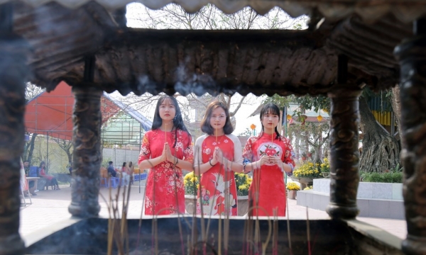 Đẹp lung linh cảnh sắc đón Tết ở chùa Chí Linh