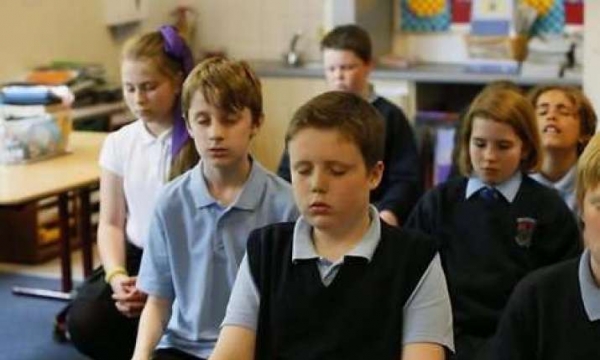 Hàng trăm trường học tại Anh quốc triển khai thử nghiệm Thiền Chánh niệm