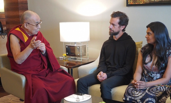 Giám đốc điều hành Twitter diện kiến Đức Dalai Lama 