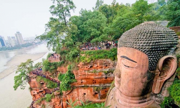 Lạc Sơn Đại Phật - tượng Di Lặc lớn nhất thế giới