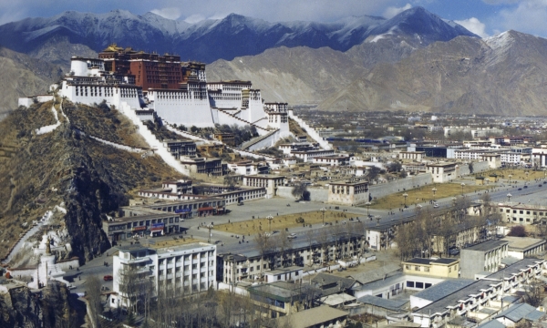 Đào tạo tăng sĩ Phật giáo và quan chức quản lý tự viện ở Tây Tạng