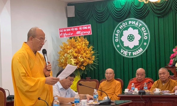 Đại đức Thích Trúc Thái Minh báo cáo phương hướng hoạt động Phật sự năm 2019