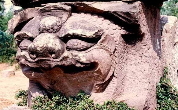Tượng Sư tử đá nghìn năm tuổi độc đáo nhất Việt Nam ở chùa Hương Lãng