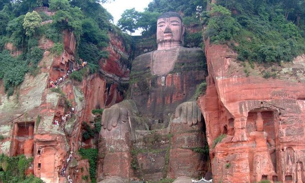 Bí ẩn bức tượng Phật cổ Lạc Sơn Đại Phật hơn nghìn năm đã 4 lần rơi lệ ở Trung Quốc