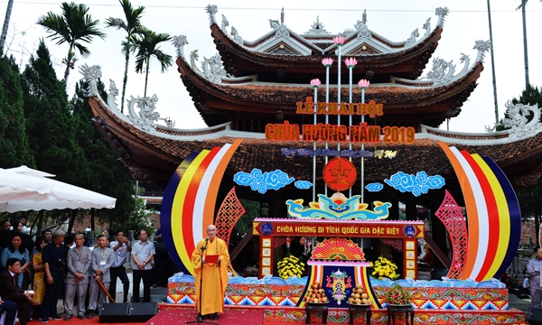 Tưng bừng khai mạc Lễ hội chùa Hương năm 2019