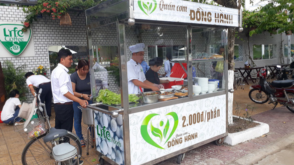 Quán cơm chay Đồng Hành với giá 2.000 đồng tại Sa Đéc ấm áp ngày xuân