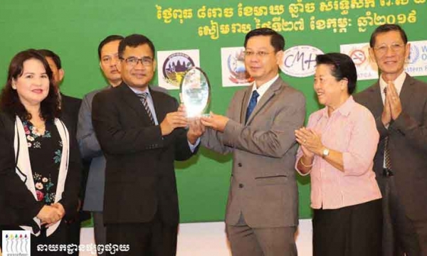 Angkor Wat nhận giải thưởng 'Di sản không khói thuốc lá'