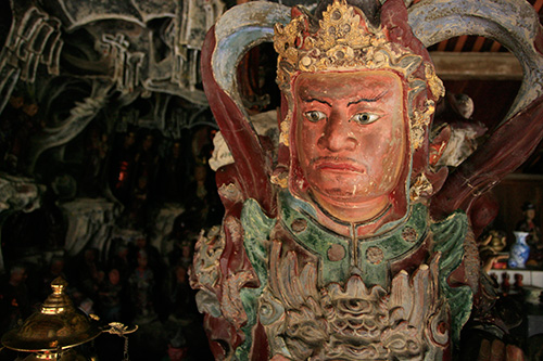 Nghệ thuật tượng sơn thếp của chùa Việt