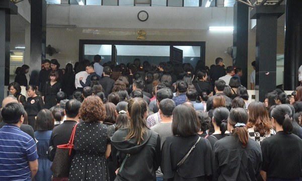 Hàng nghìn người đến tiễn biệt nữ giáo viên bị xe tông tử vong ở hầm Kim Liên