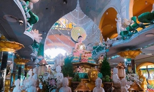 Độc đáo ngôi chùa 100 tuổi không cột, không nóc tại Gò Vấp