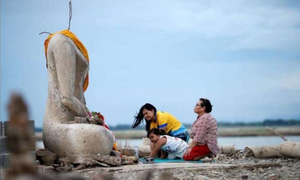 Phát hiện ngôi chùa cổ mất tích sau 20 năm chìm dưới đáy hồ tại Thái Lan