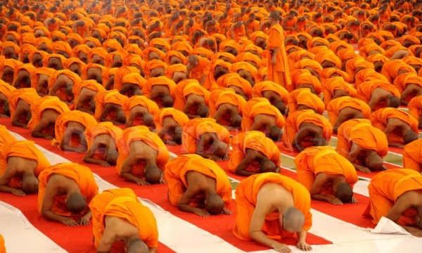 Phật giáo có dùng giới luật để ràng buộc sự tự do?