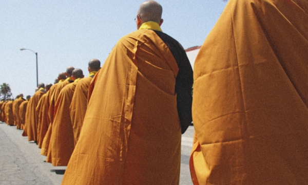 Bàn về việc can gián và bàn bạc trong giới luật Phật giáo
