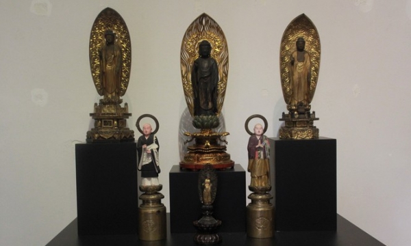 Cận cảnh hơn 100 pho tượng Phật cổ cực quý hiếm đang trưng bày tại TPHCM