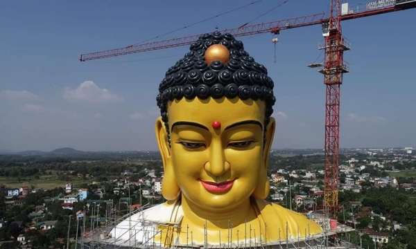 Đại Phật tượng lớn nhất Đông Nam Á với trái tim bằng đá Ngọc Bích nguyên khối