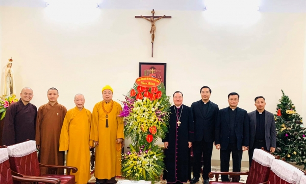 Trung ương Giáo hội Phật giáo Việt Nam tới chúc mừng Tổng giám mục Giuse Vũ Văn Thiên nhân dịp Lễ Giáng sinh