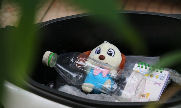 Việc thiện dễ làm: Chiếc chai nhựa trong cốp xe