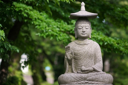 Tại sao phải siêng niệm Phật khi còn sống?