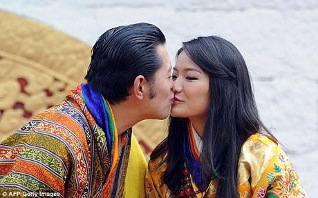 Câu chuyện cuối tuần về tình yêu đẹp của Quốc vương và Hoàng hậu Bhutan