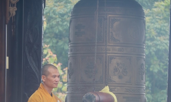 Lễ tắm Phật mùa COVID-19 tại chùa Hòa Phúc