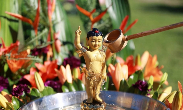 Những lưu ý khi tắm tượng Phật để trọn vẹn công đức