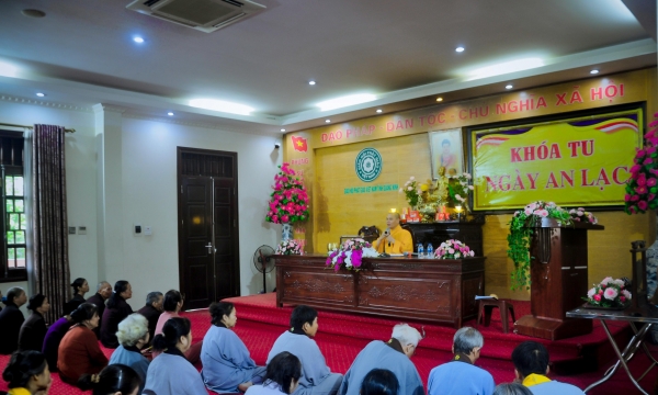 “Ngày an lạc” của hơn 400 Phật tử tại chùa Yên Tử (Quảng Ninh)
