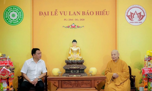 Tân Bí thư Quận ủy quận 3 - Tp Hồ Chí Minh thăm Hòa thượng Thích Thiện Nhơn