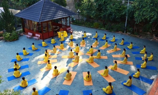 Có một “Buddha Yoga” độc đáo ở thành phố buồn Đà Lạt
