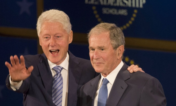 Giây phút trải nghiệm cận tử của Tổng thống Bill Clinton