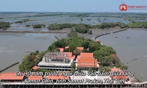 'Ngôi chùa nổi' giữa vùng bị nước biển xâm lấn của Thái Lan