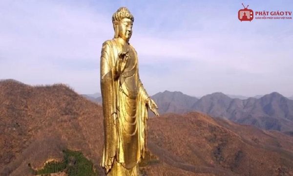 Tượng Phật mạ vàng cao nhất thế giới