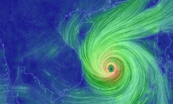 Khoảng 450.000 người dân các tỉnh miền Trung sơ tán tránh bão số 9
