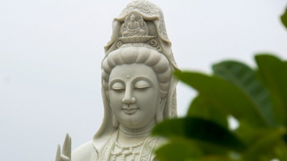 Điêu khắc tượng Phật bằng trái tim