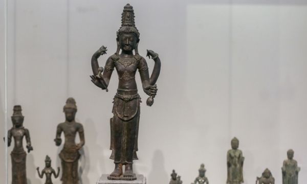 Tượng Bồ tát Quan Thế Âm Avalokitesvara huyền bí
