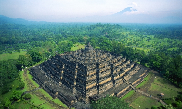 Borobudur - kỳ quan Phật giáo tinh xảo và lớn nhất thế giới