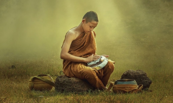 Kinh Phật cho người tại gia: Sách cần có cho gia đình Phật tử