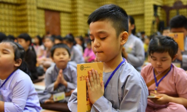 Hướng thiện cho trẻ bằng cách đọc truyện, kể chuyện về Đức Phật và Phật pháp