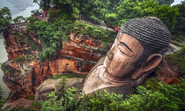 Những tượng Phật khổng lồ ở Trung Quốc