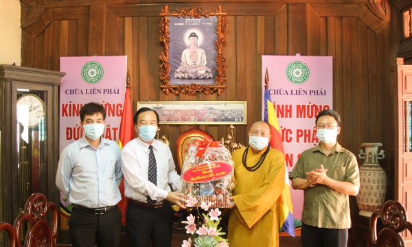 Uỷ ban TƯ MTTQVN đến thăm và chúc mừng Đại lễ Phật đản tại chùa Liên Phái