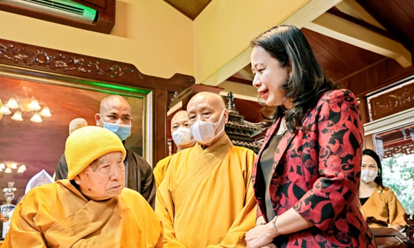 Phó Chủ tịch nước Võ Thị Ánh Xuân thăm và chúc mừng Phật Đản tại Thiền viện Thường Chiếu