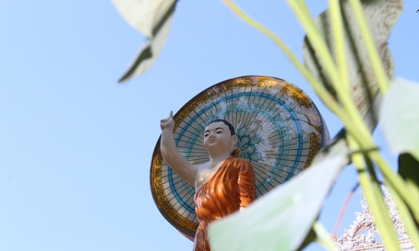 Người dân xứ Huế hân hoan chào đón mùa Phật đản