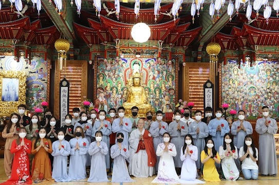 Phật tử Việt tại Hàn Quốc tổ chức Vu lan và gây quỹ chia sẻ khó khăn mùa dịch
