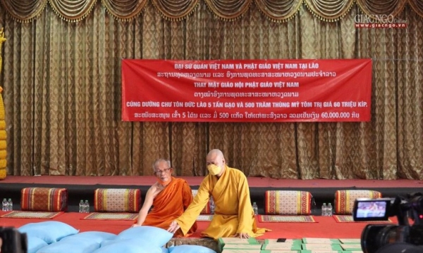 Ban Từ thiện - Xã hội Phật giáo TP.HCM tiếp tục cúng dường trợ duyên chư Tăng tại Lào