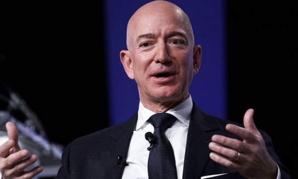 Tỷ phú Bezos bán 3.3  tỷ USD cổ phiếu Amazon làm từ thiện