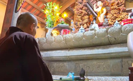 Bảo vật hương án bằng đá gần 600 tuổi trong ngôi chùa cổ ở Bắc Giang