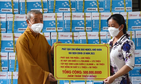 BTS Phật giáo tỉnh Trà Vinh trao 700 phần quà hỗ trợ người nghèo