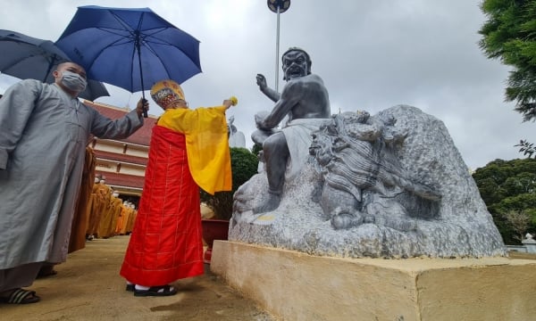 Trang nghiêm lễ an vị Đại tượng Thập bát La-hán tại chùa Khánh Lâm (huyện Kon Plong)