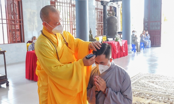 Hậu Giang: Lễ thế phát xuất gia cho Phật tử chùa Quan Âm